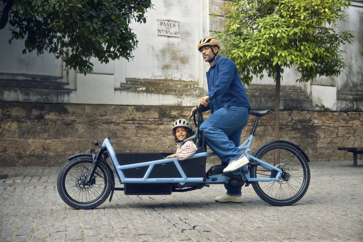 Riese & Müller Load 5 Lastenrad mit Kind